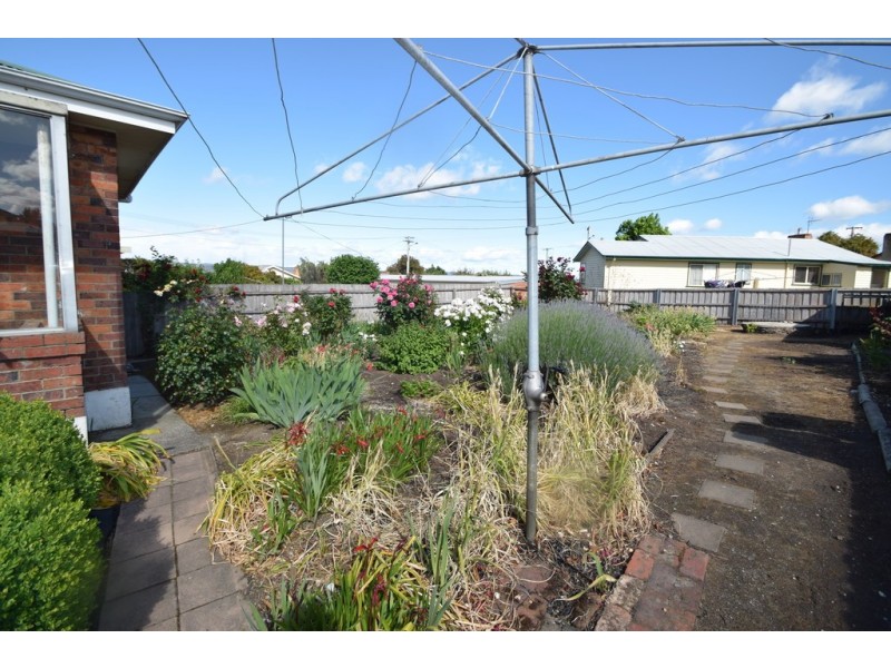 2 Tompsons Lane, Newnham TAS 7248