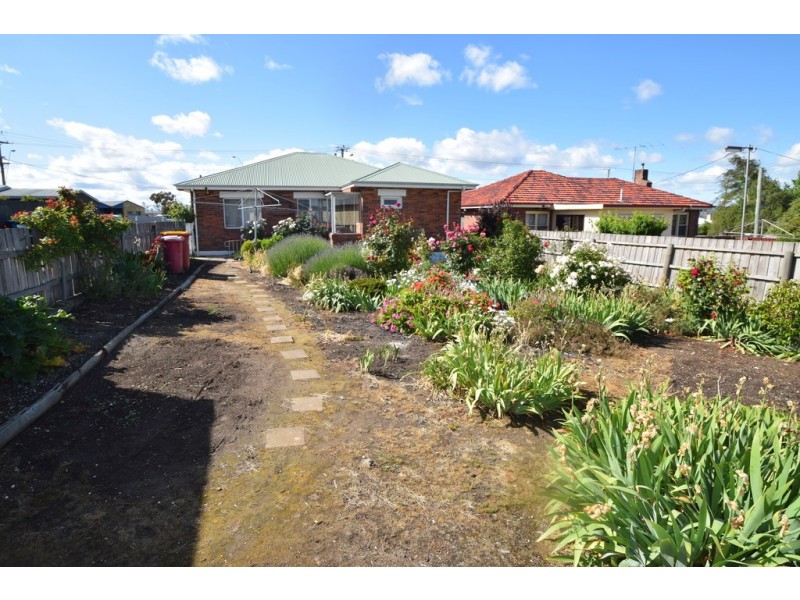 2 Tompsons Lane, Newnham TAS 7248