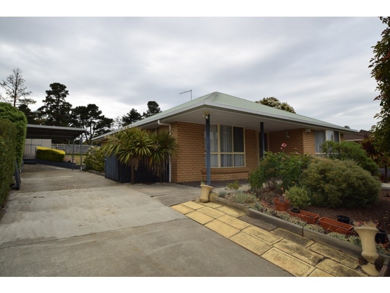 42 Parklands Parade, Newnham TAS 7248