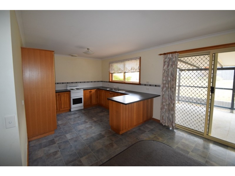 42 Parklands Parade, Newnham TAS 7248