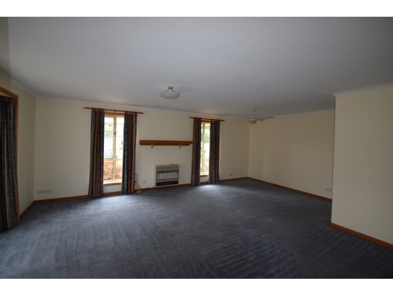 42 Parklands Parade, Newnham TAS 7248