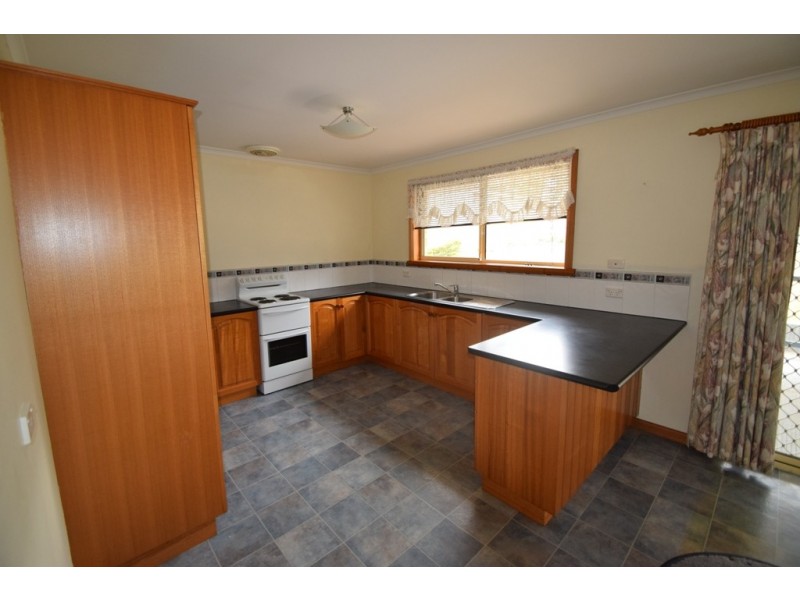 42 Parklands Parade, Newnham TAS 7248