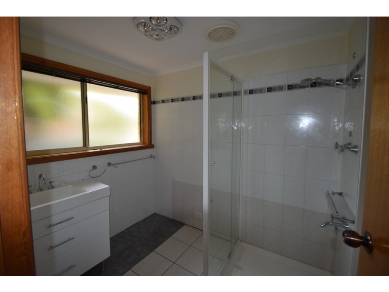 42 Parklands Parade, Newnham TAS 7248