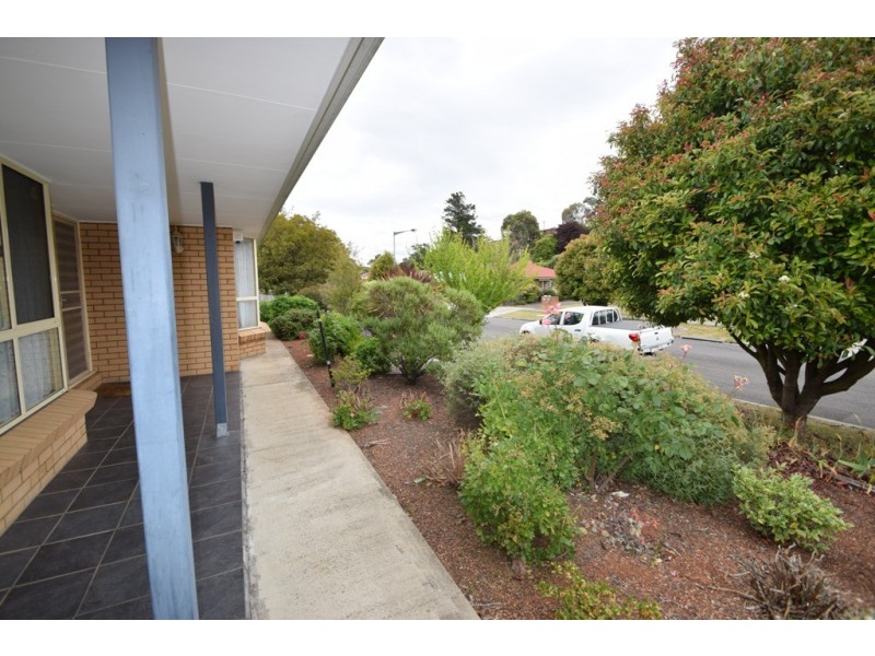 42 Parklands Parade, Newnham TAS 7248