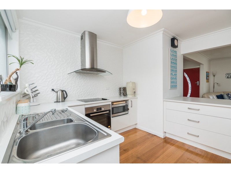 28 Julie crescent, Newnham TAS 7248