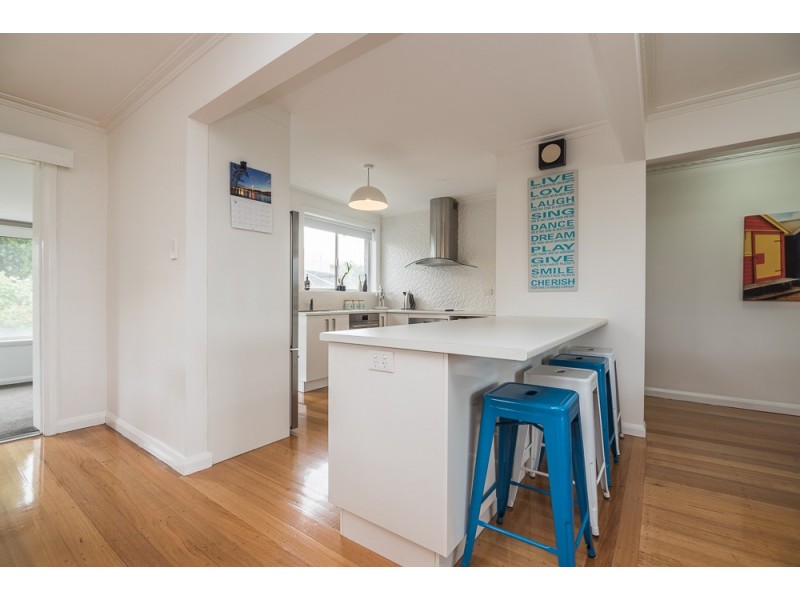 28 Julie crescent, Newnham TAS 7248