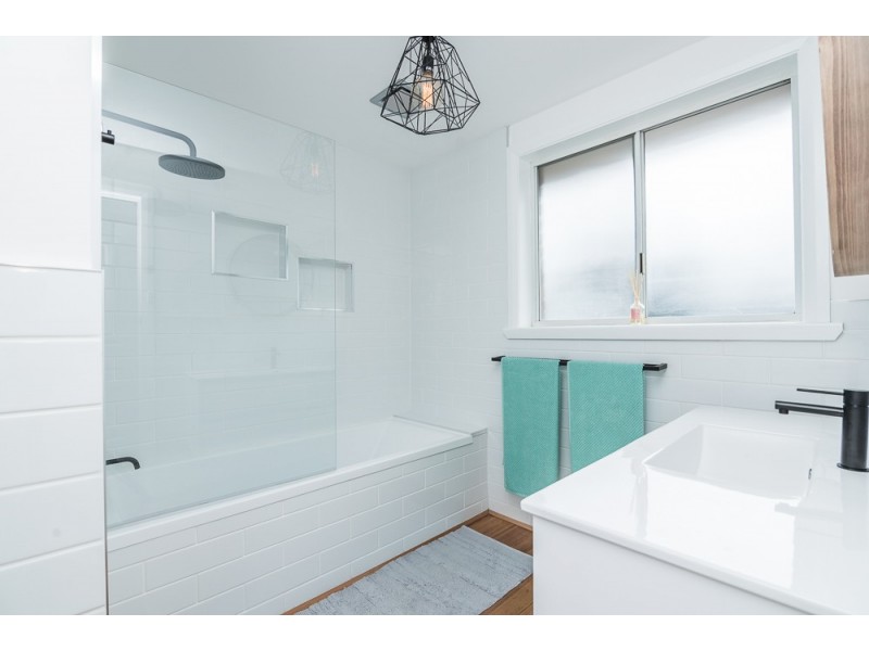 28 Julie crescent, Newnham TAS 7248