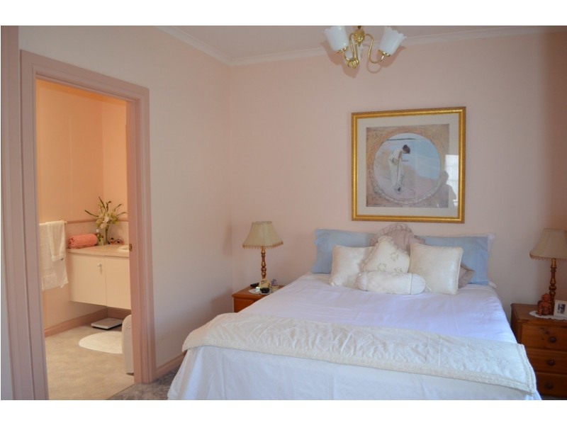 8 St John Square, Launceston TAS 7250