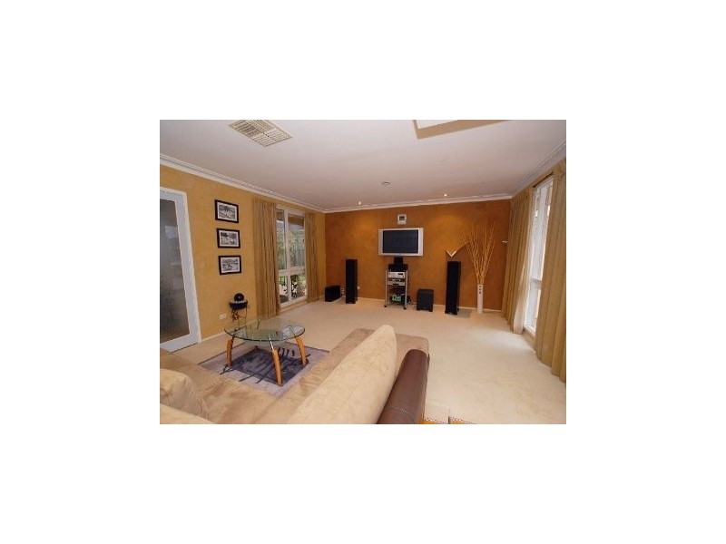 8 Meribah Court, Noble Park VIC 3174