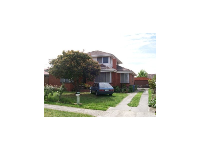 17 YARRAMAN ROAD, Noble Park VIC 3174