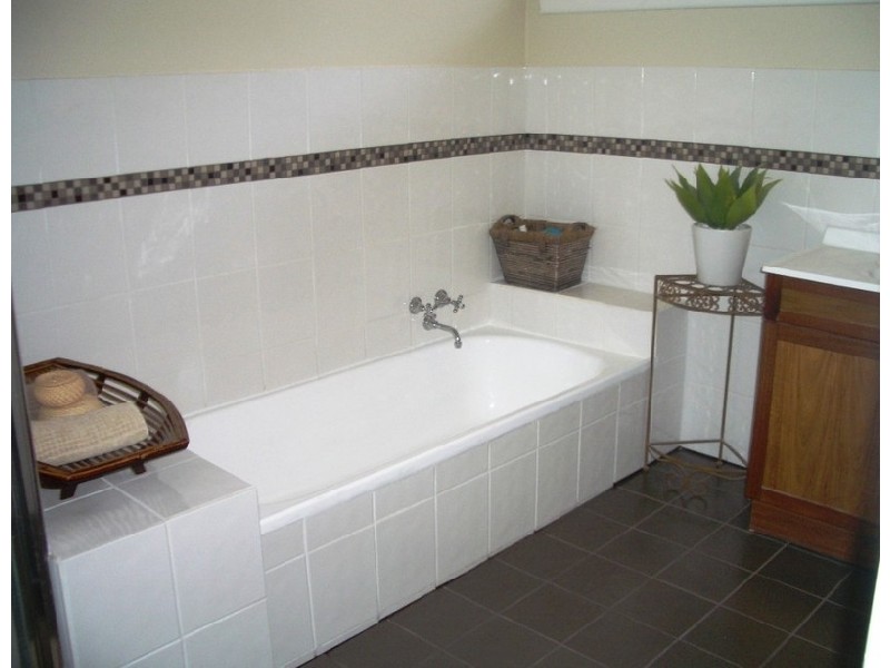 18 Titcher Road, Noble Park North VIC 3174