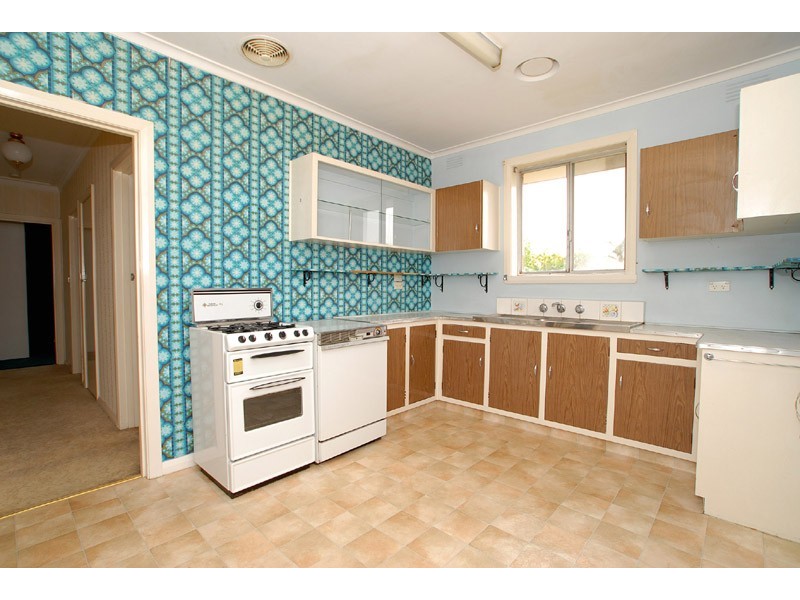 17 YARRAMAN ROAD, Noble Park VIC 3174