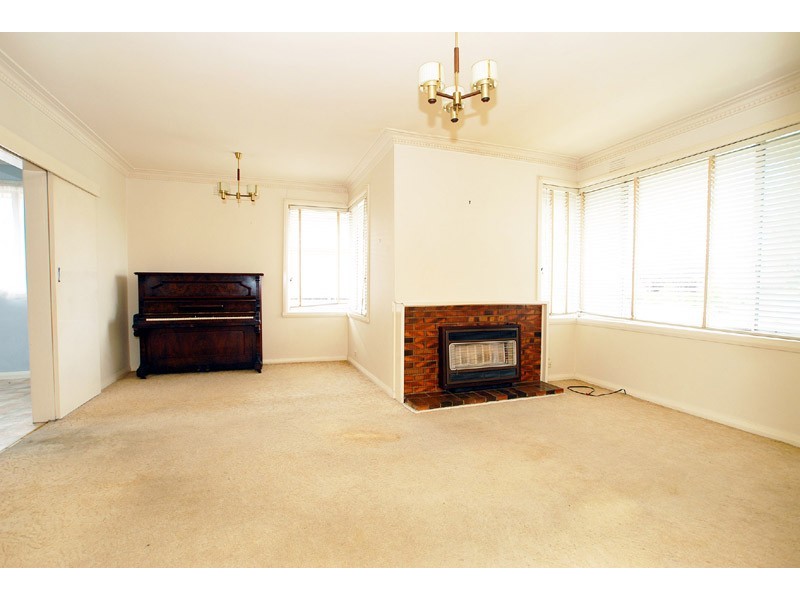 17 YARRAMAN ROAD, Noble Park VIC 3174