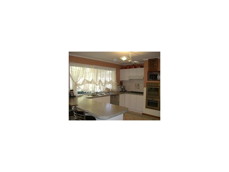 11 Janmara Court, Endeavour Hills VIC 3802