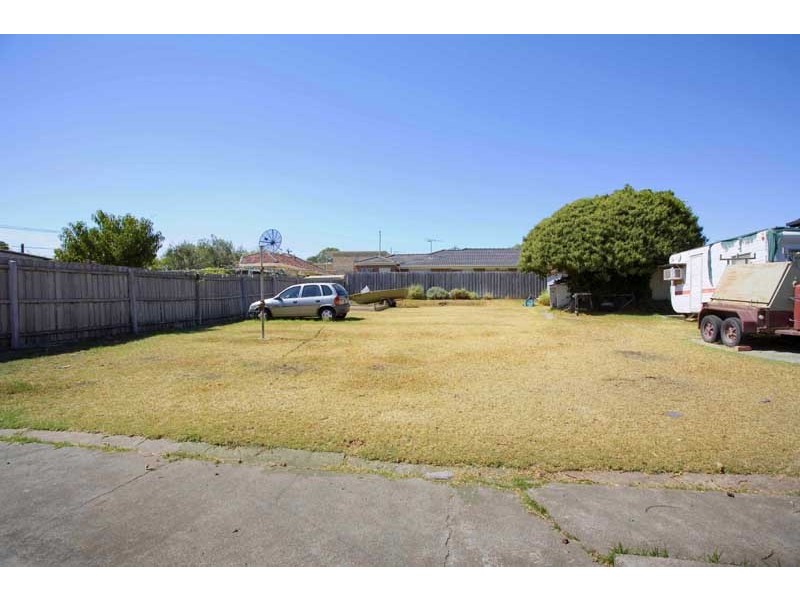 37 Ellt Crescent, Noble Park VIC 3174