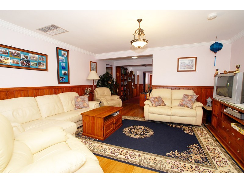 7 Warren Court, Dandenong North VIC 3175