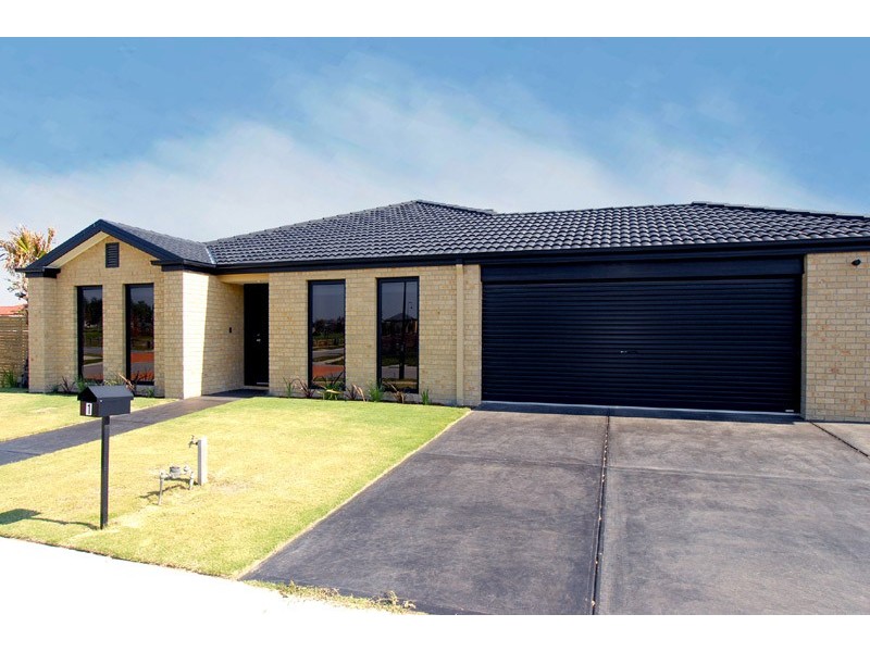1 Greenfield Court, Cranbourne North VIC 3977