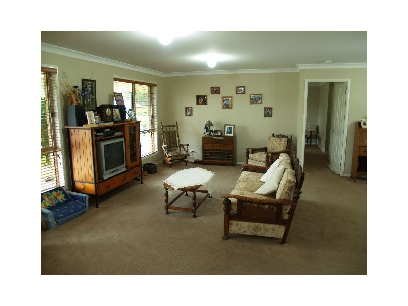 2 Reservoir Place, Wauchope NSW 2446