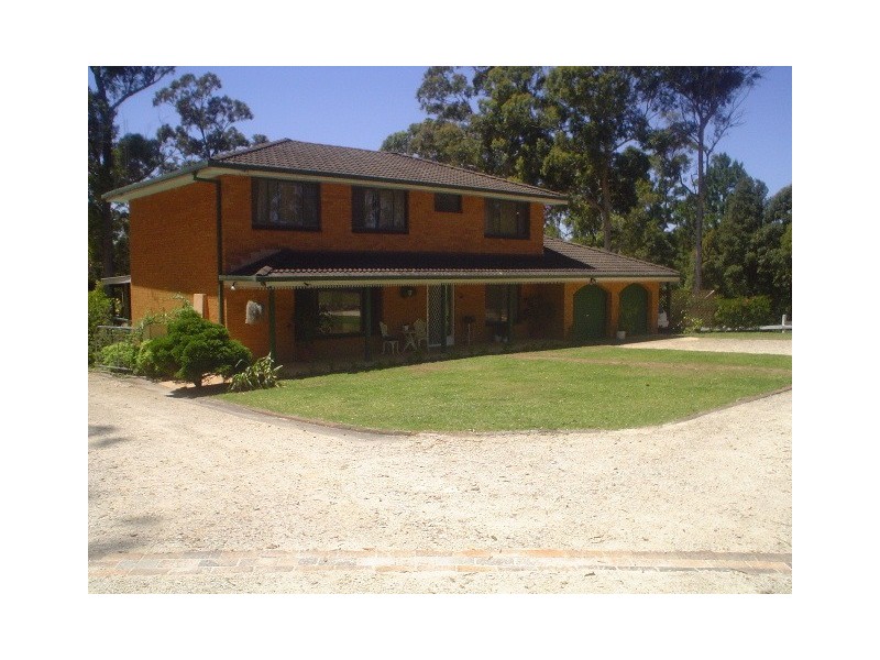 27 Lake Innes Drive, Wauchope NSW 2446