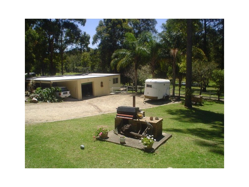 27 Lake Innes Drive, Wauchope NSW 2446