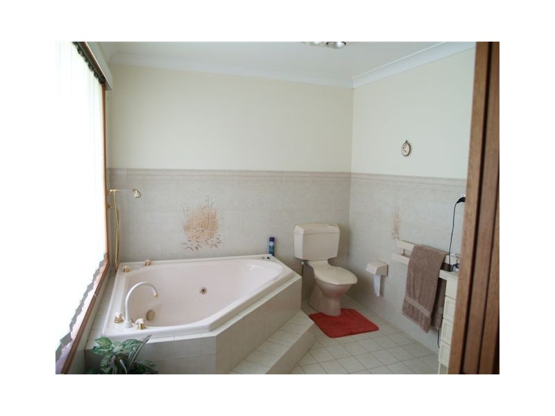 8 Sarahs Crescent, Wauchope NSW 2446