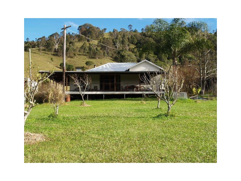 5201 Oxley Highway, Long Flat NSW 2446