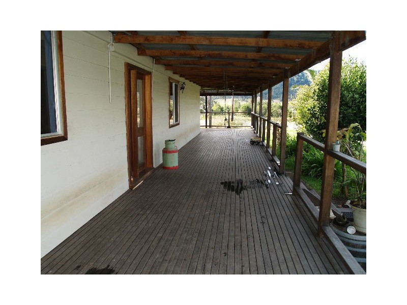 5201 Oxley Highway, Long Flat NSW 2446