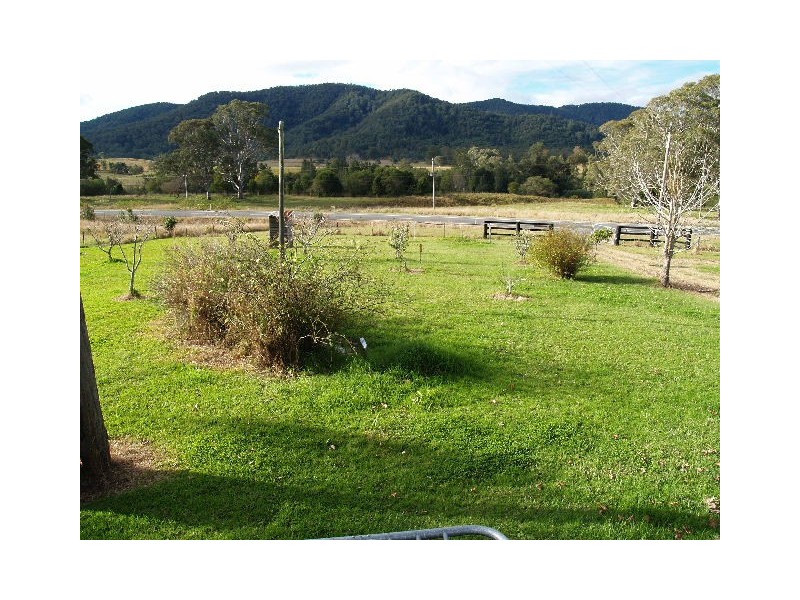 5201 Oxley Highway, Long Flat NSW 2446