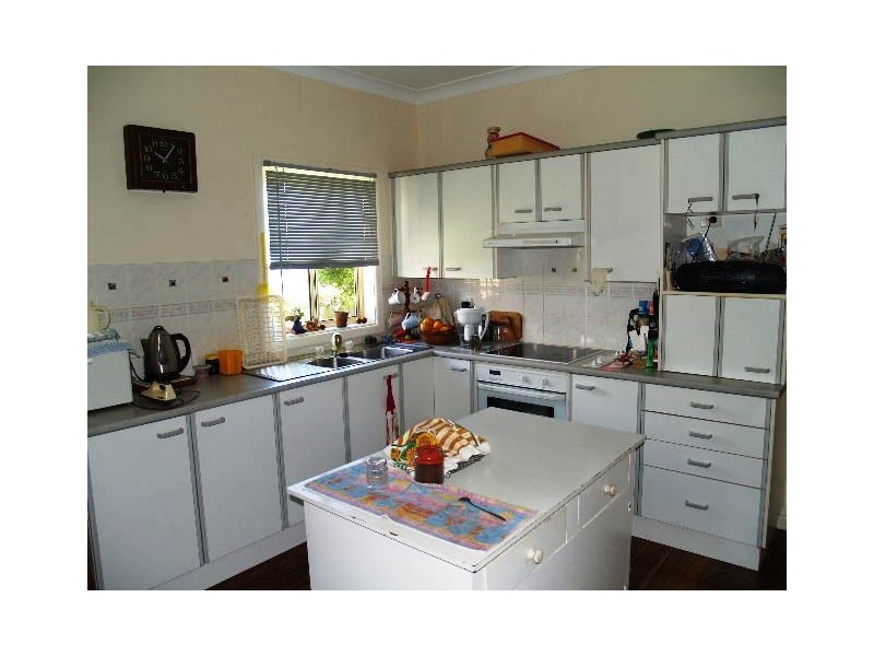 11 Elizabeth Street, Wauchope NSW 2446