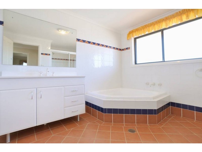 4 Crystal Court, Port Macquarie NSW 2444