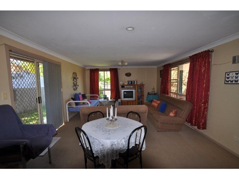 2/27 Peppermint Cres, Wauchope NSW 2446