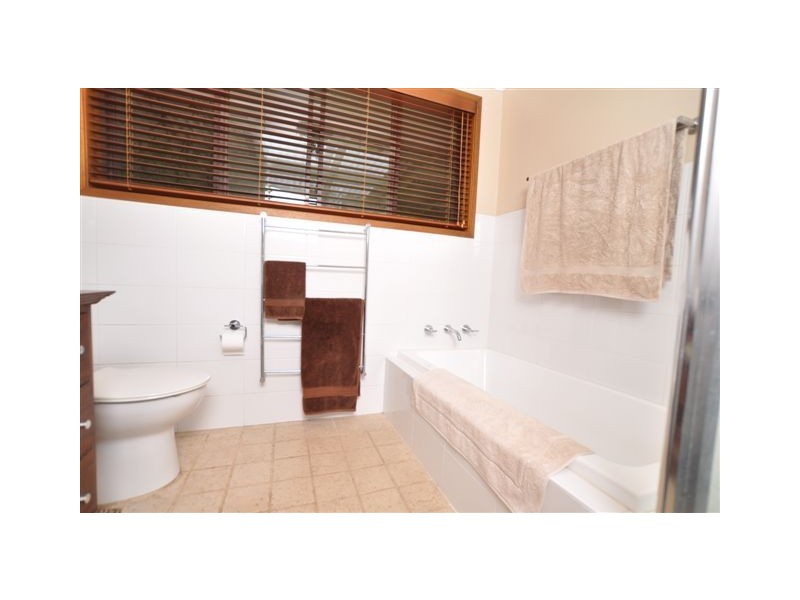 12 Warrew Crescent, King Creek NSW 2446