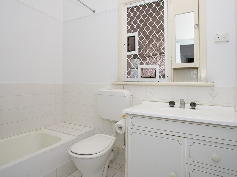 29 Donar Street, Innaloo WA 6018