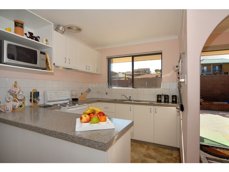 180 Waterford Drive, Hillarys WA 6025
