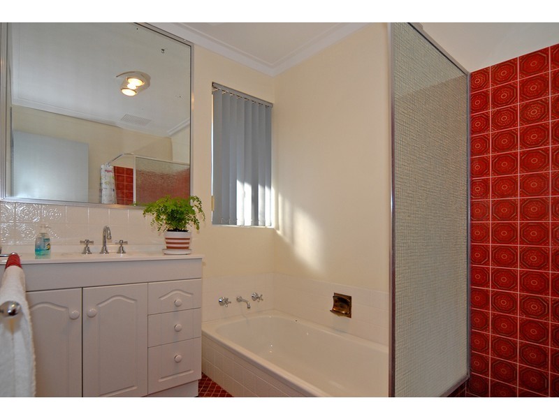 180 Waterford Drive, Hillarys WA 6025
