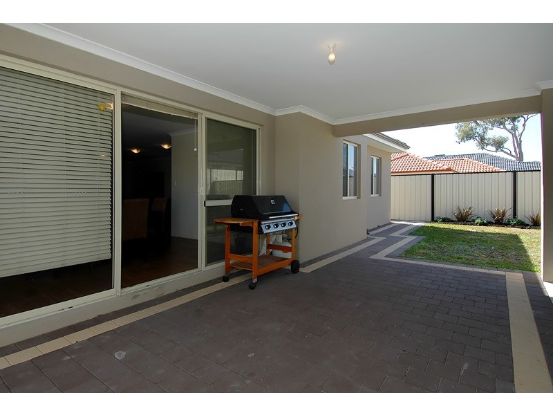 10 Yaroomba Place, Clarkson WA 6030