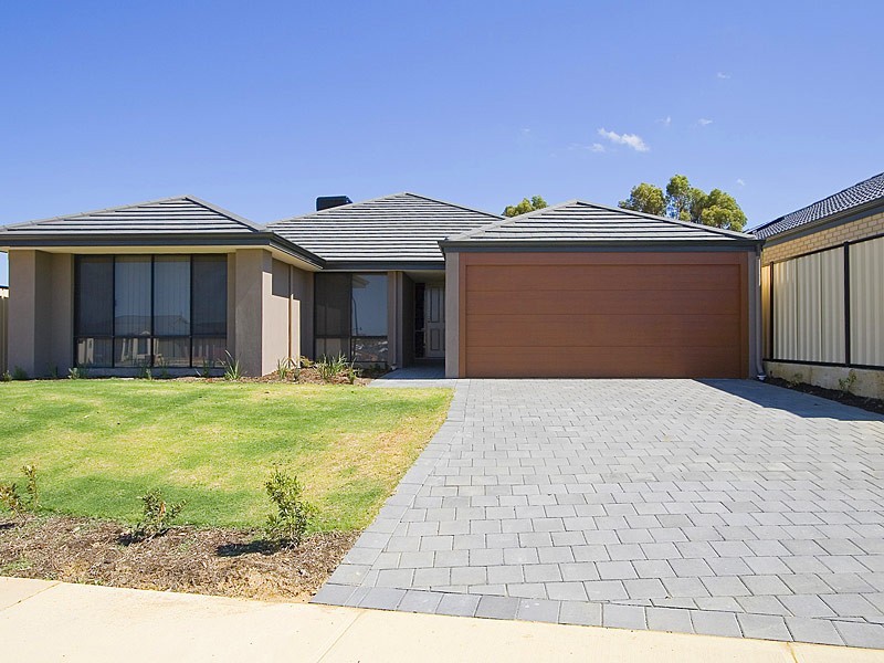 1 Lomita Link, Clarkson WA 6030