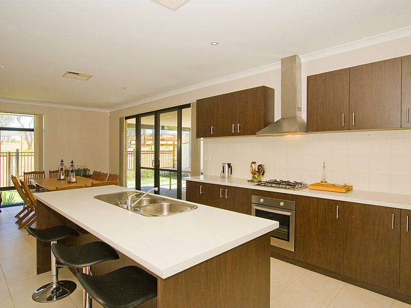 1 Lomita Link, Clarkson WA 6030