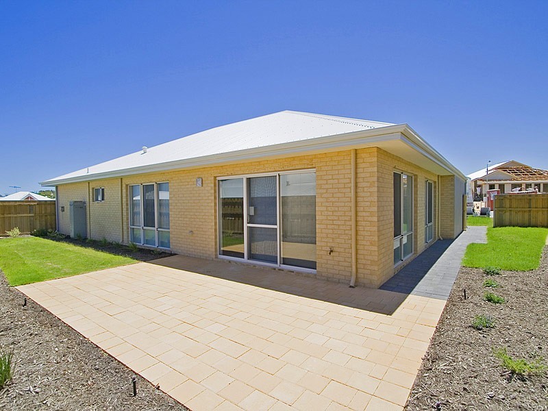 22 Whitecap Street, Yanchep WA 6035