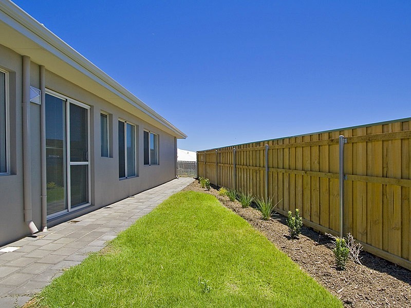 22 Whitecap Street, Yanchep WA 6035