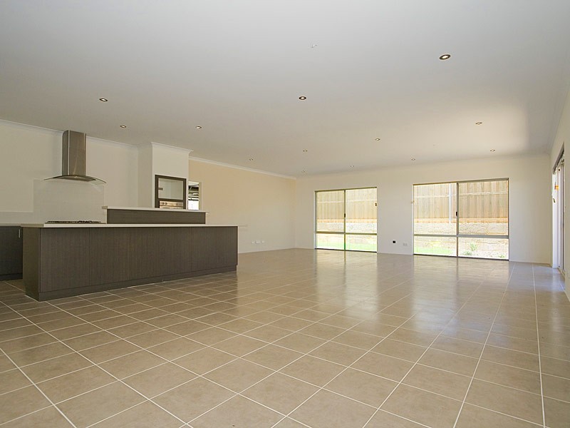 22 Whitecap Street, Yanchep WA 6035