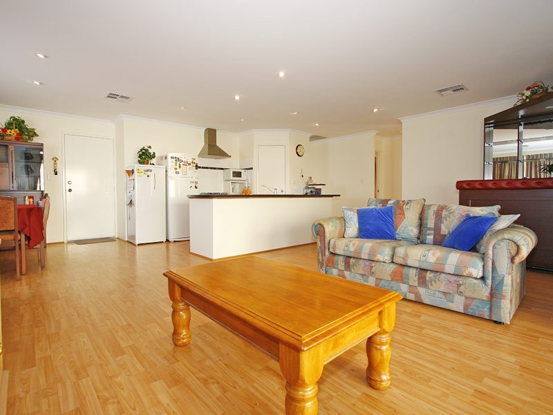 17 Elmhurst Drive, Clarkson WA 6030