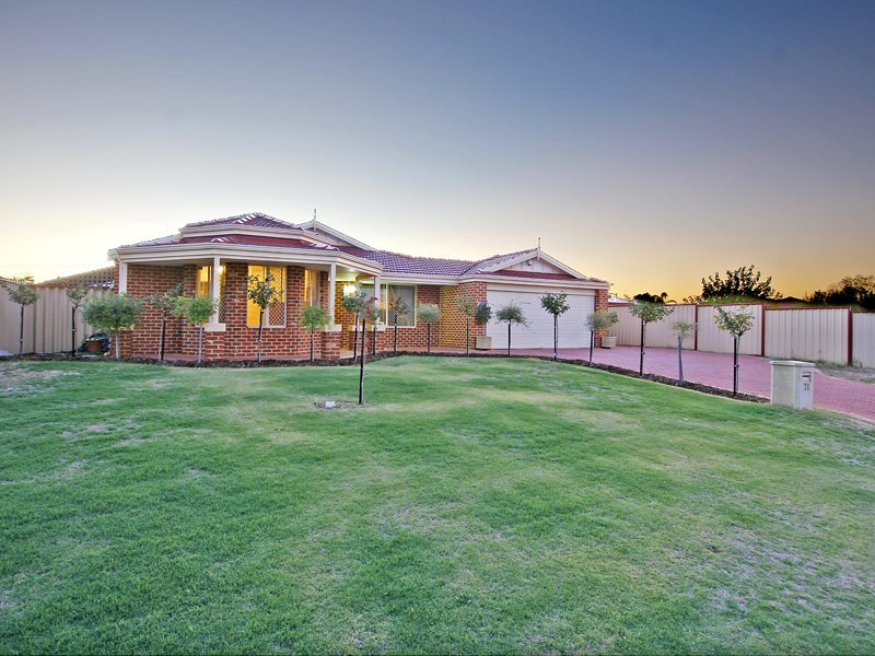 71 Bennett St, Caversham WA 6055