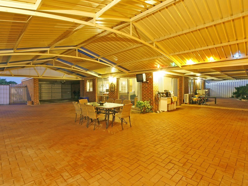 71 Bennett St, Caversham WA 6055