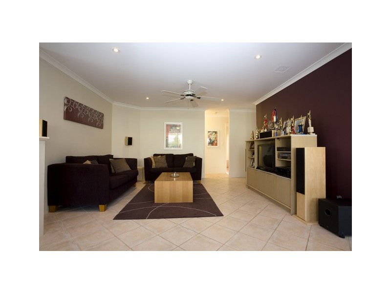 9 Barnett Close, Huntingdale WA 6110