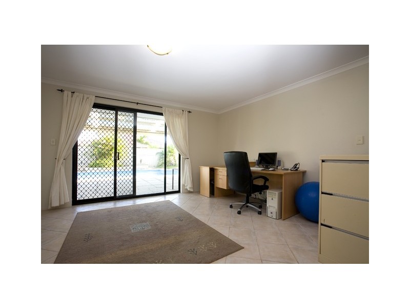 9 Barnett Close, Huntingdale WA 6110