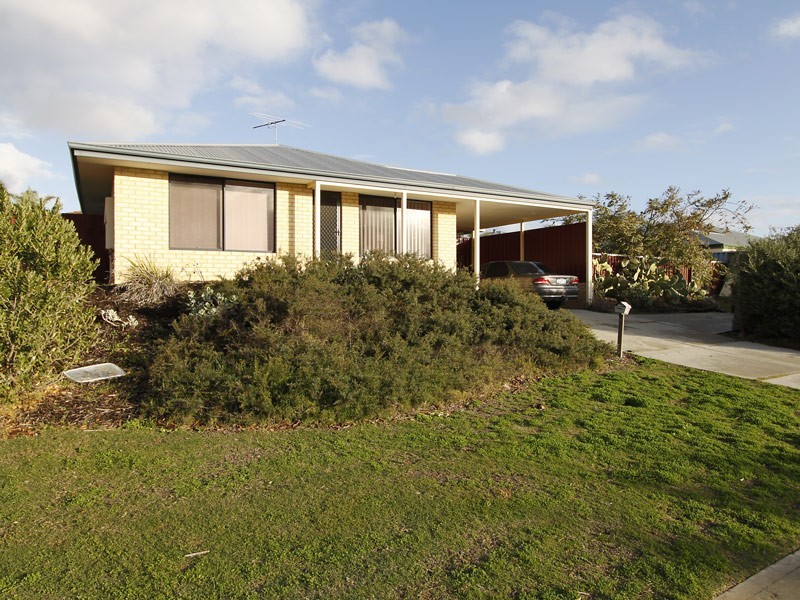 95 St Barnabas Blvd, Quinns Rocks WA 6030