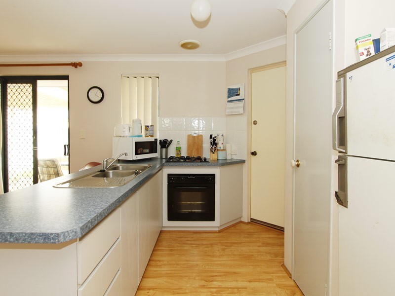 95 St Barnabas Blvd, Quinns Rocks WA 6030