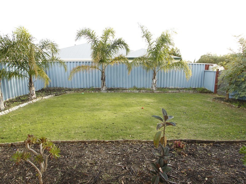 95 St Barnabas Blvd, Quinns Rocks WA 6030