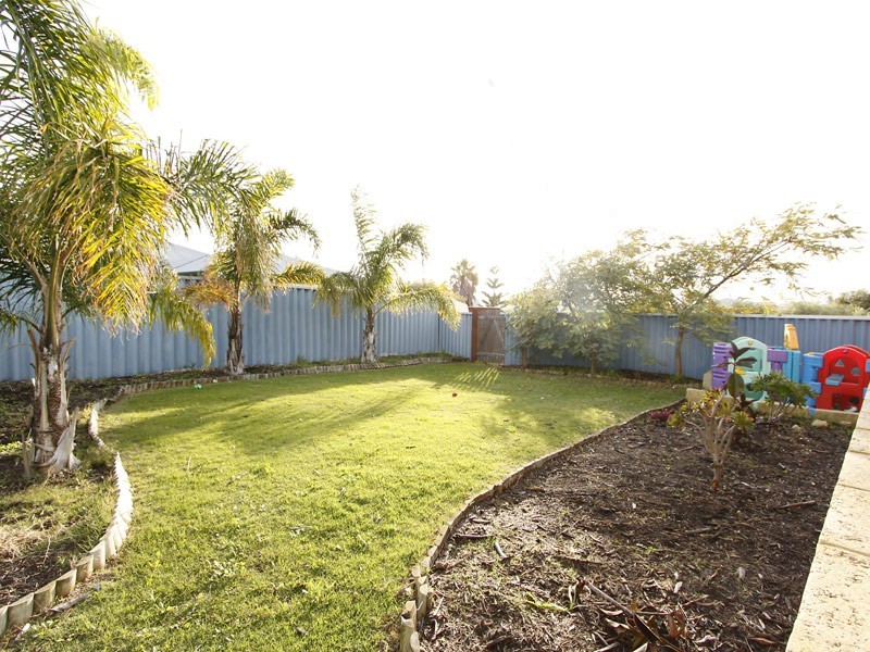 95 St Barnabas Blvd, Quinns Rocks WA 6030